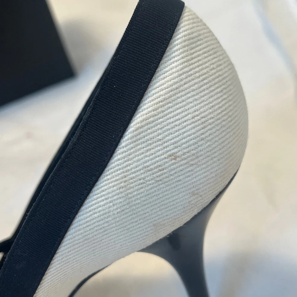 Chanel Interlocking CC High Heel Pumps - Picture 13 of 14